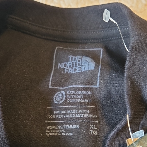 The North Face Womens Black Logo Tee - Picture 6 of 9